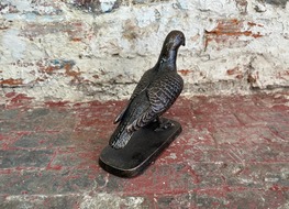 pigeon figure on base